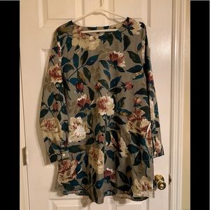 Floral dress size XL fits medium